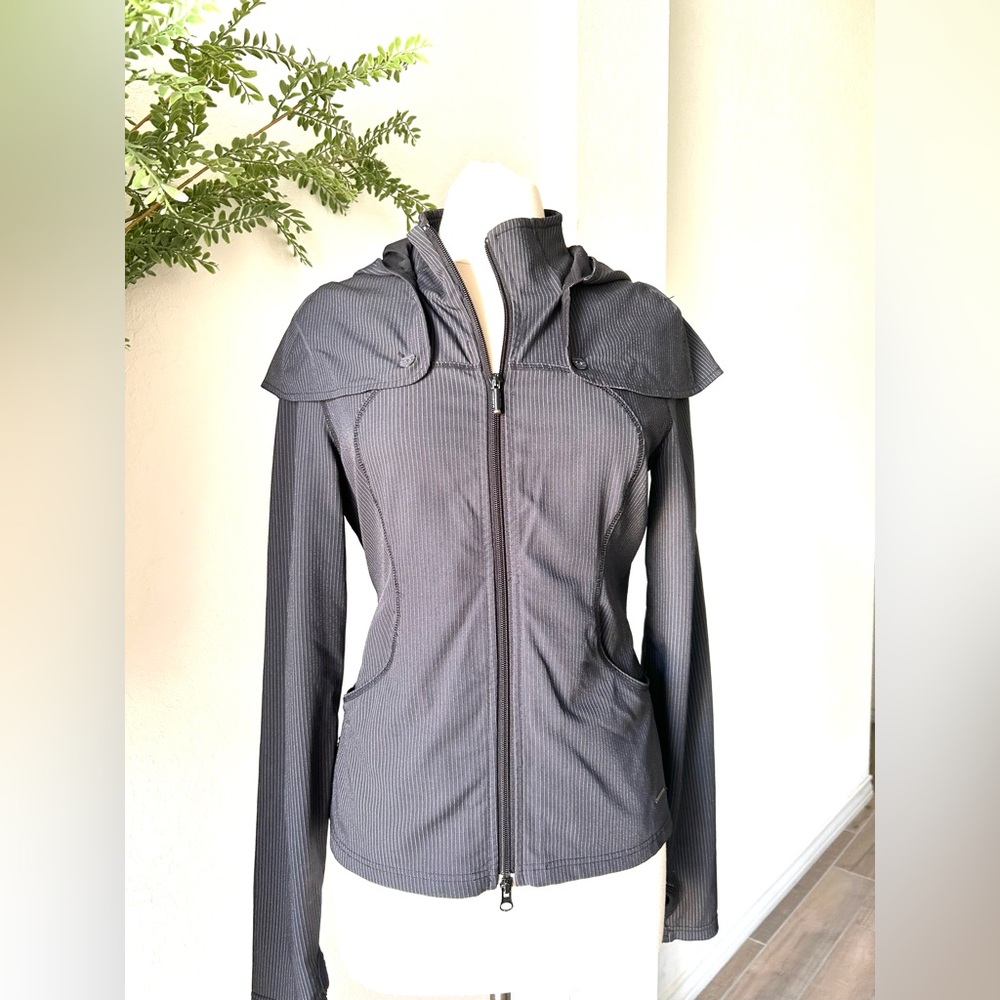 Lululemon Pinstripe Rain Jacket Utility Jacket with Removable Hood Sz
